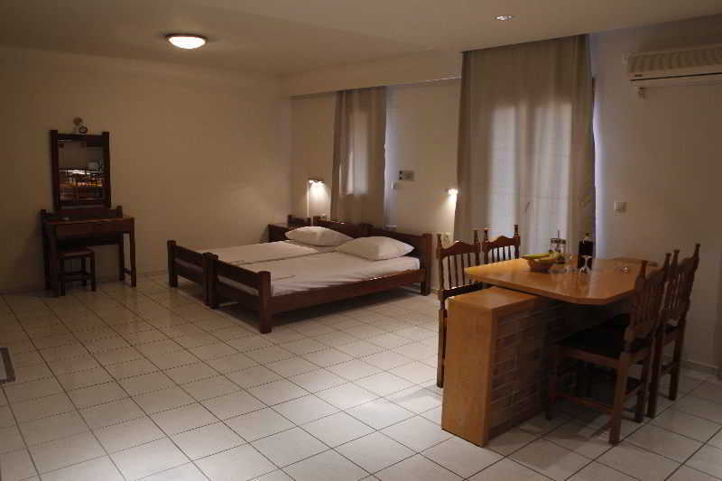Athina Inn Hersonissos  Ngoại thất bức ảnh